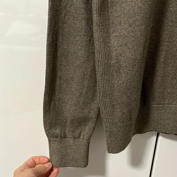 GUESS Men’s V-Neck Sweater Cotton, Size XL - Picture 4 of 9